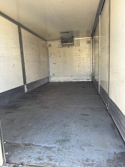 Skříňovou nástavbu izotherm - 4