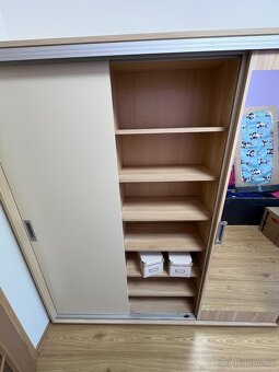 Šatní skříň - 4