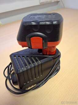Aku vrtačka Bosch baterie a nabíječka - 4