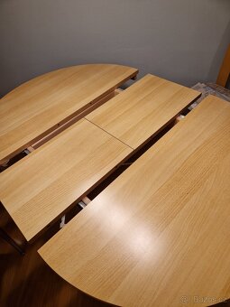 Rozkládací jídelní stůl - 4