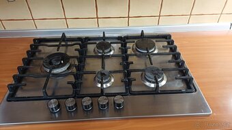 Kuchyňská linka s ledničkou a digestořem - 4