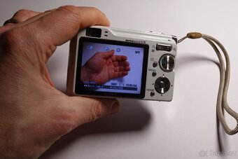 Sony CyberShot DSC-W80 - 4