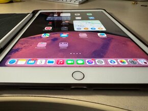 iPad 8th generation 10.2 2020 - 4