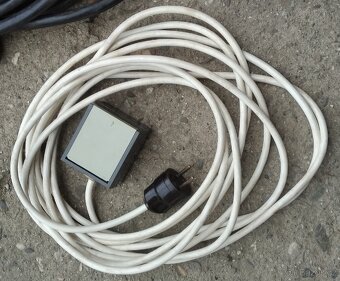 Prodám prodlužovací kabely/prodlužovací kabely 230 v - 4