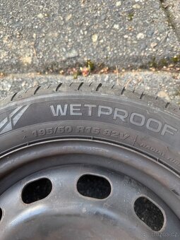 4Xletni pneu Nokian 195/50 R15+rafky a poklice - 4