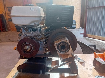 Vibrační třídič s vlastním benzínovým motorem - 4