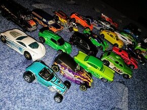 Autíčka Hot Wheels - 4