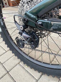 Celoodpružené sjezdové enduro kolo Vitus - 4