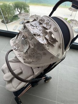 Cybex Coya Simply Flowers Nude Beige - 4