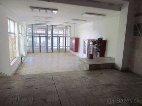 administratívny objekt s parkovaním - 4