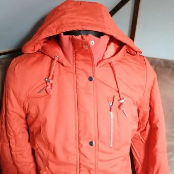 Nádherná zimní bunda s kapucí vel.40-42 - 4