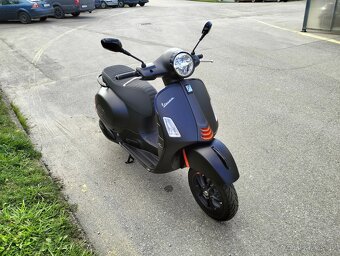 Vespa GTS Super 300 Sport - 4