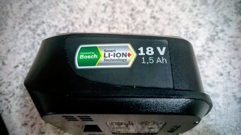 Bosch nabíječka +aku 18V - 4