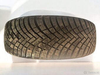 Originální alu kola Škoda 5x112 + zimní 215/55r17 - 4