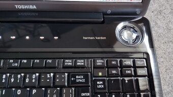 Notebook Toshiba Satellite
- 4