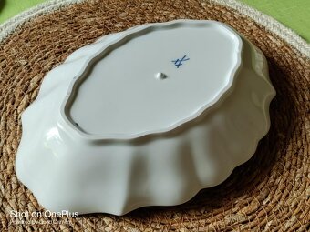 Krásná vlnitá porcelánová mísa/tác značky Míšeň/mečíky - 4