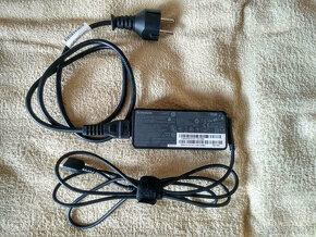 Lenovo ThinkPad E560 + adaptér a brašna - 4