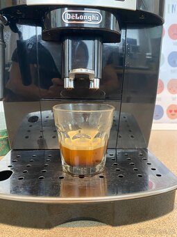 Kávovar Delonghi Magnifica S ECAM - 4