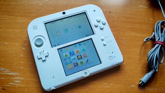 Nintendo 2DS (White & Red) - 4