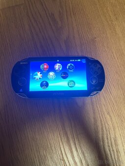 PS VITA PCH-1004 - OLED verze - 4