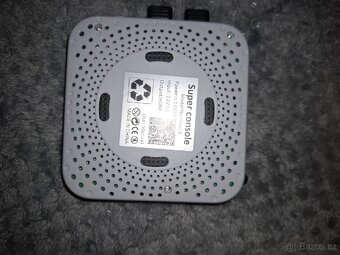 Nová konzole Super X, dva ovladače a spousta retro her. - 4