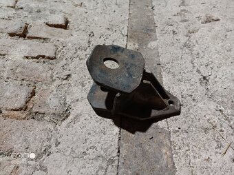 Zetor víko převodovky a přední závěs - 4