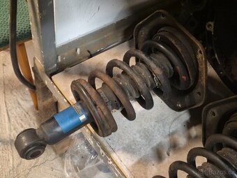 Tlumiče s pružinami zadní Jaguar XJ40 - 4