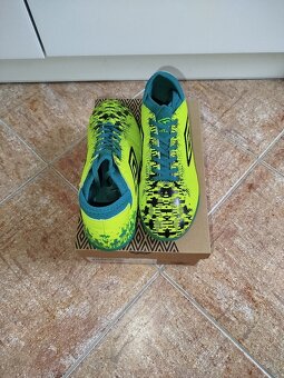 Dětské turfy Umbro FORMATION II TF JNR, EUR 37,5 - 4