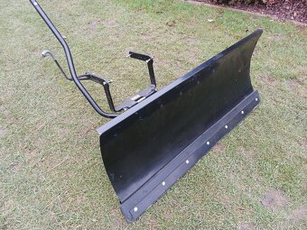 Sněhová radlice Vares+ držák na zahradní traktor - 4
