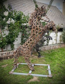 Nabízím koně z podkov - 4