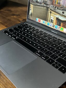 MacBook Air 13" Space Gray - 4