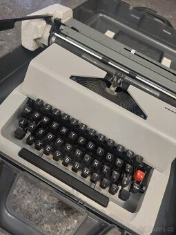 Mechanický psací stroj REMAGG - 4