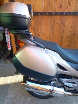 Honda NT 650 V - 4