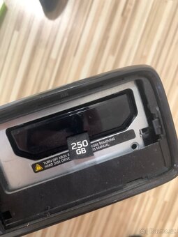 XBOX 360 slim + Kinect a 5 HER (Při rychlém jednání sleva) - 4
