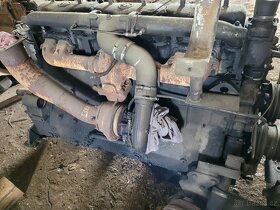 Motor z nakladače KN251 - 4