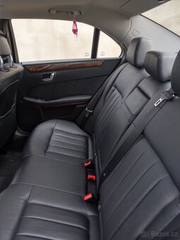 Mercedes Benz E 220 Blue Efficiency - 4