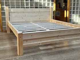 NOVÁ, masivní postel 180 x 200 s roštem, ZVÝŠENÝ SED - 4