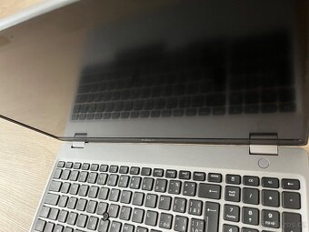 Dell Precision 3551 - i7 10850H, NVIDIA Quadro P620, 16 GB - 4