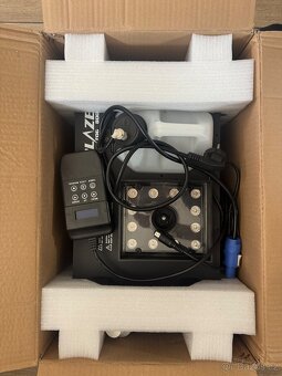 BeamZ BLAZE800 Vertikální výrobník mlhy 12x4W 4in1 LED - 4