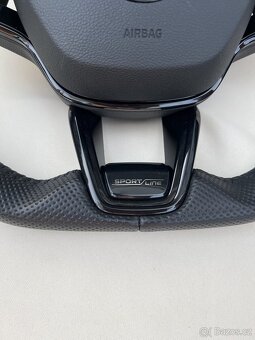 Na prodej – Sportovní volant Škoda (kompletně černý) - 4