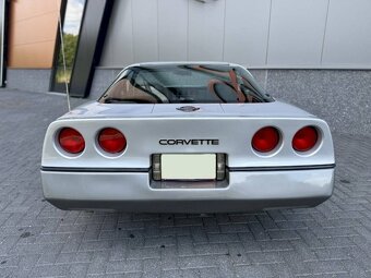 Chevrolet Corvette - 4