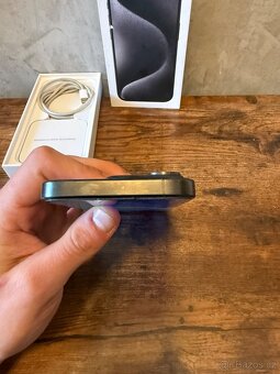 iPhone 15 Pro 256 GB, Black Titanium - 4