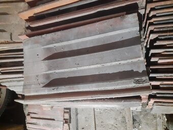 Střešní tašky "liniovky" - 4