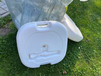 Plastový držák na slunečník - 4