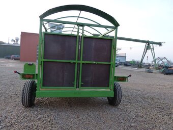 Přepravník zvířat traktorový dobytčák LAUMETRIS - 4