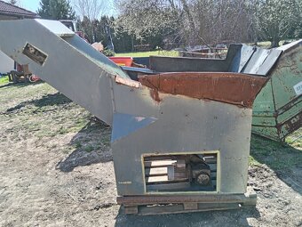 Příjmový koš a pytlovací váha na brambory - 4