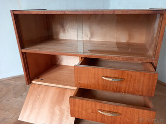 Skrinka pod televizor - typ 580 - 4