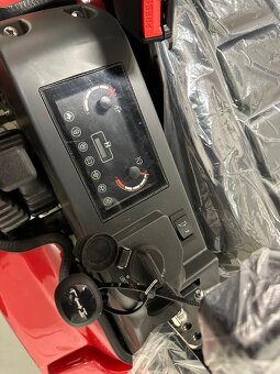 Bagr 2,0 T motor Yanmar 19Hp - 4