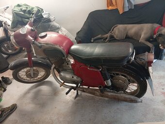 Jawa 250 - 4