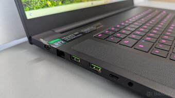 Herní notebook Razer Blade Pro 17, i7, RTX2080, 16GB/512GB - 4